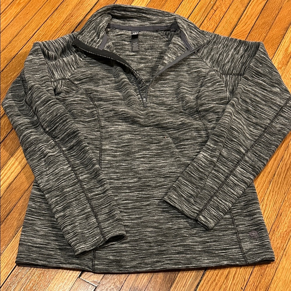 Mountain Hardwear Charcoal Pullover